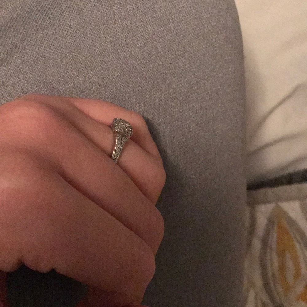 Ring - Picture 2 of 6